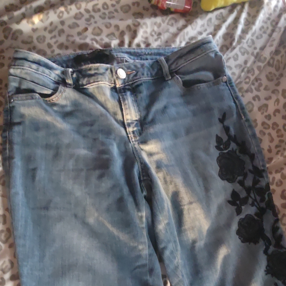 Simply Vera Vera Wang Blue Straight Leg Jeans with Black Floral Embroidery